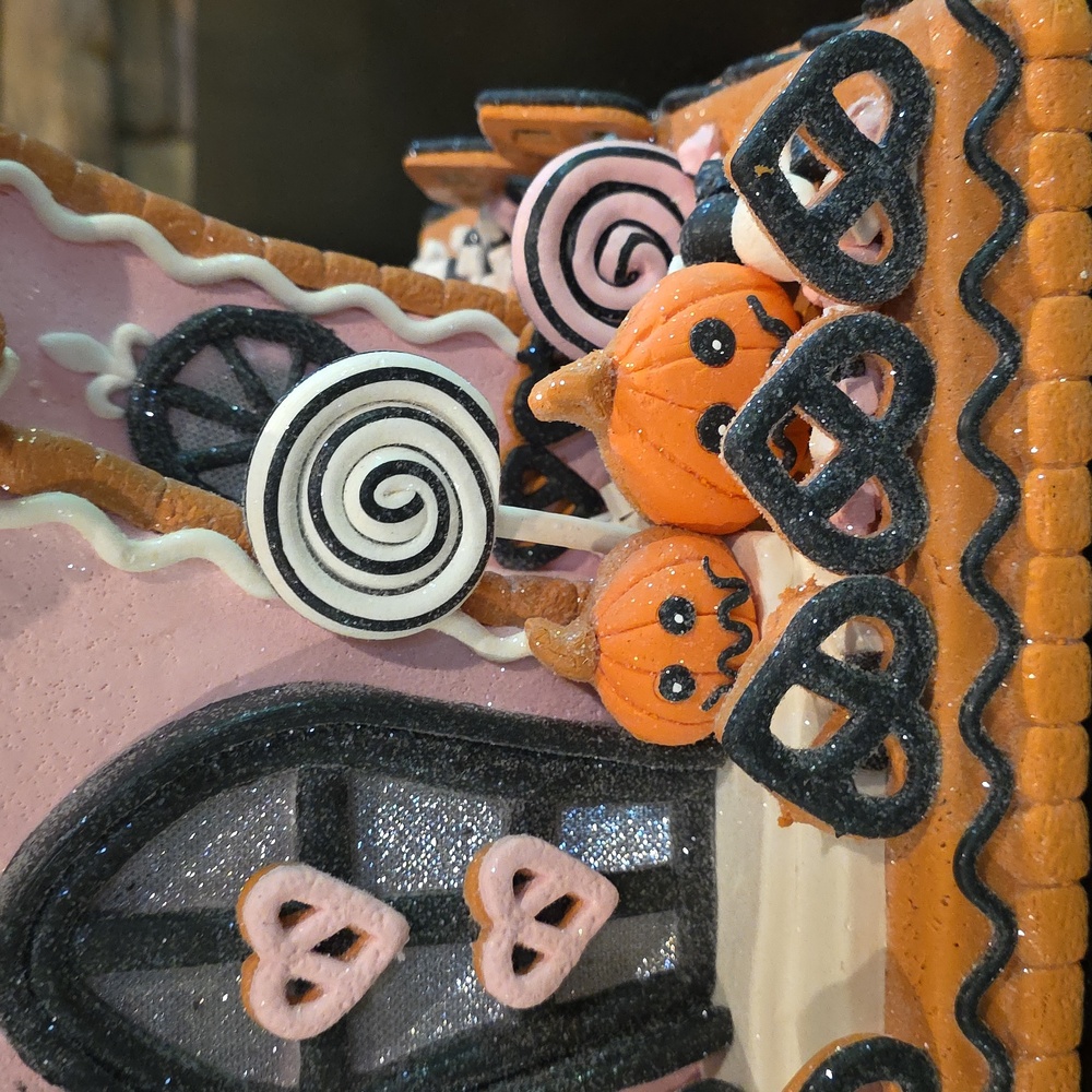 Viral Pink Halloween Gingerbread House Decor-NWT - Picture 3 of 11
